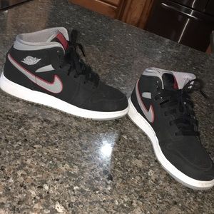 Nike Jordan Boys size 5Youth 7 Women Worn barely